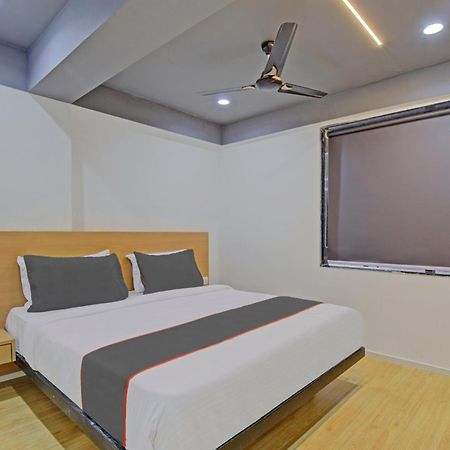 Collection O De'Pearl Hotel Surat Dış mekan fotoğraf