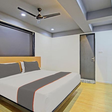 Collection O De'Pearl Hotel Surat Dış mekan fotoğraf
