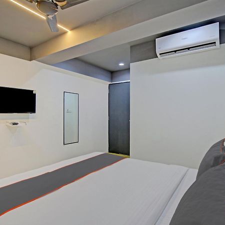 Collection O De'Pearl Hotel Surat Dış mekan fotoğraf