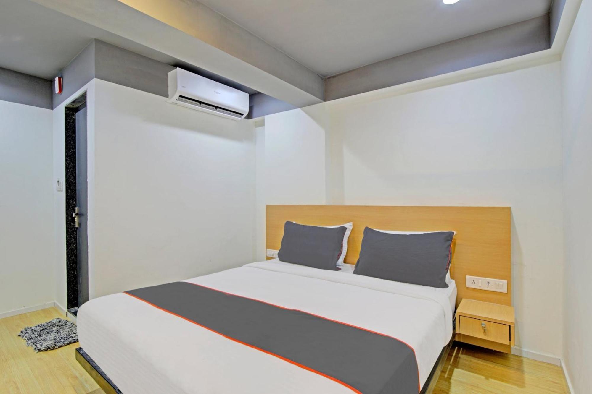 Collection O De'Pearl Hotel Surat Dış mekan fotoğraf