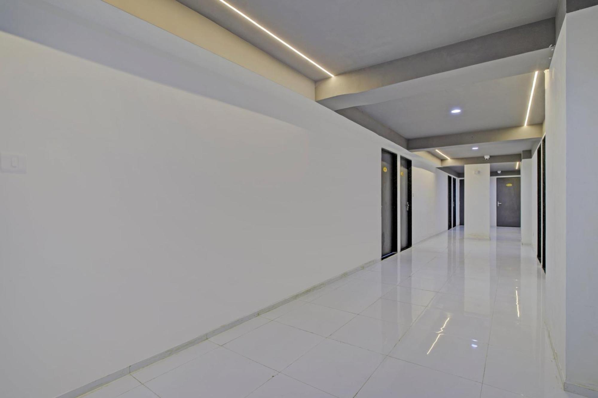 Collection O De'Pearl Hotel Surat Dış mekan fotoğraf