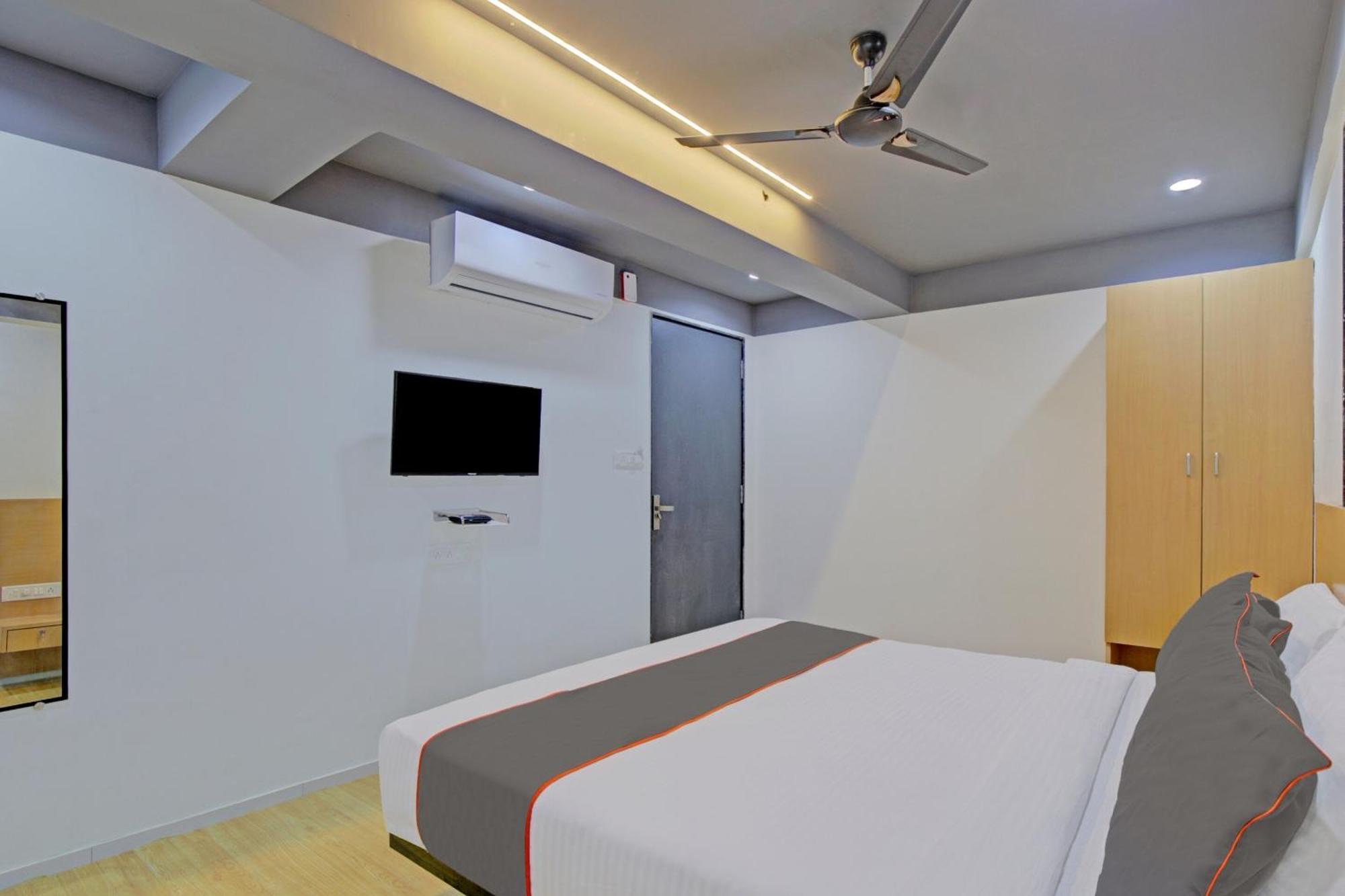 Collection O De'Pearl Hotel Surat Dış mekan fotoğraf