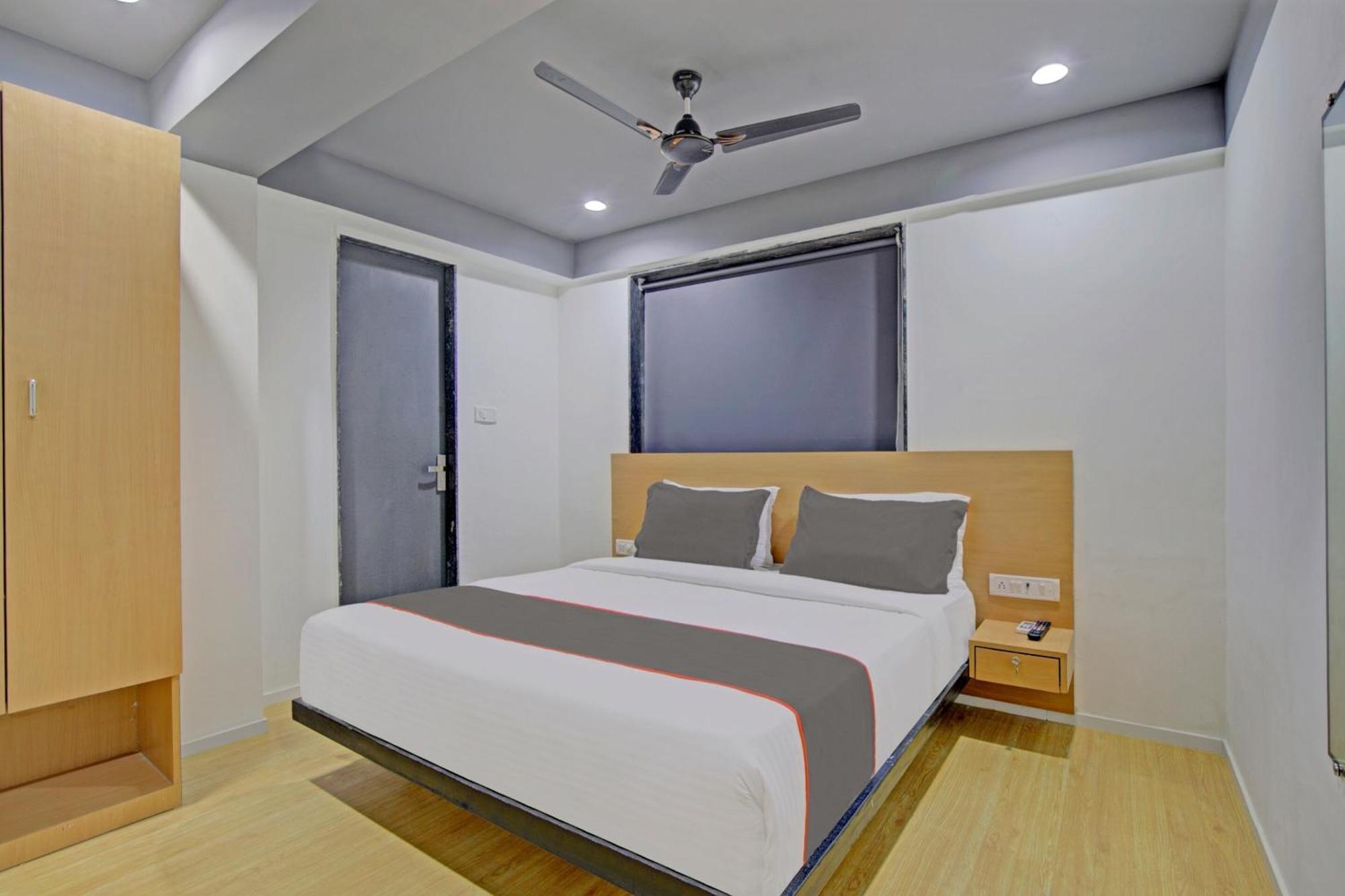 Collection O De'Pearl Hotel Surat Dış mekan fotoğraf