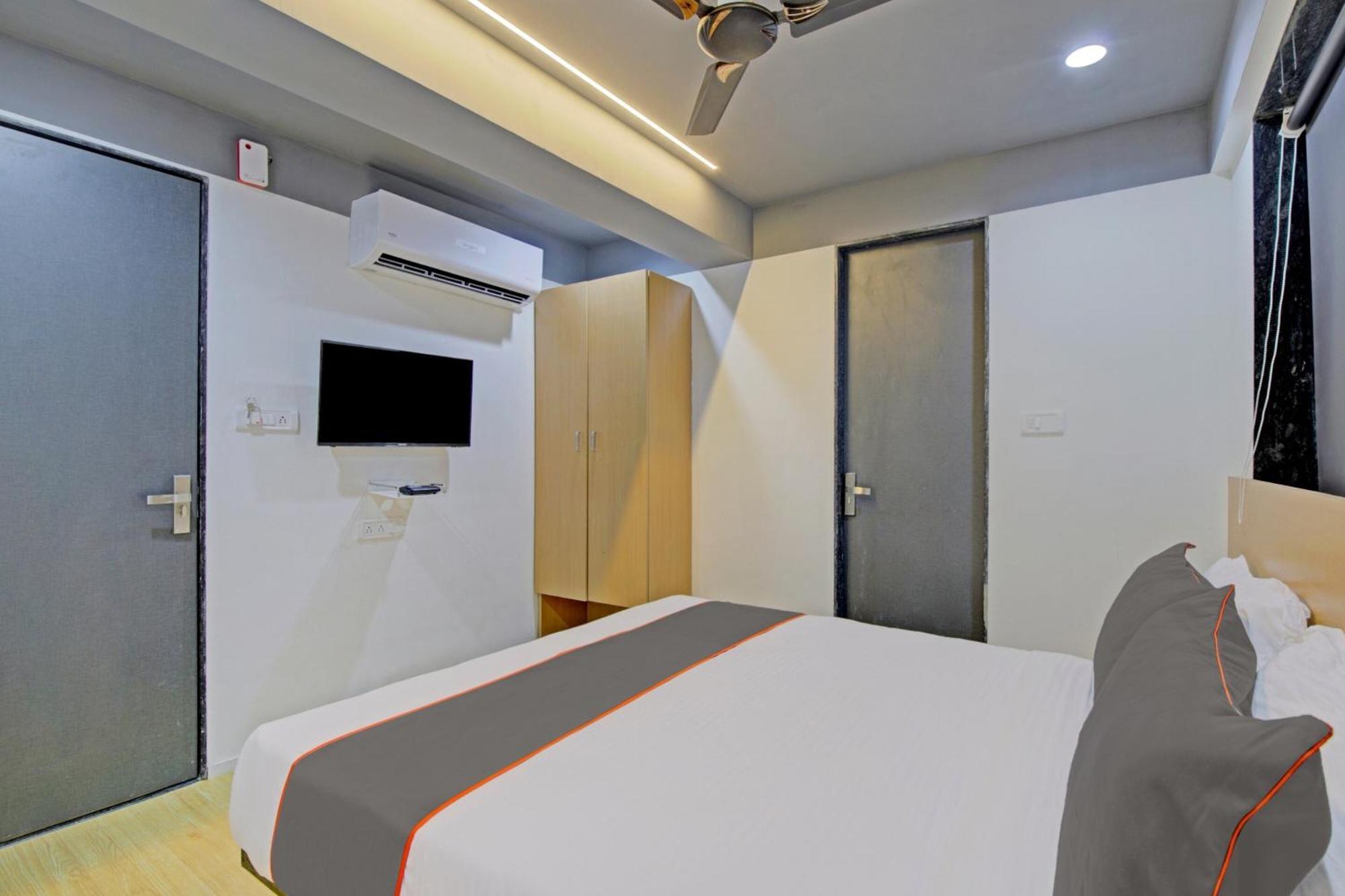Collection O De'Pearl Hotel Surat Dış mekan fotoğraf