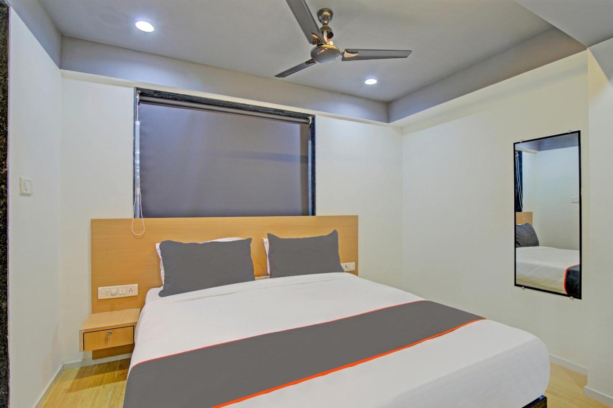 Collection O De'Pearl Hotel Surat Dış mekan fotoğraf