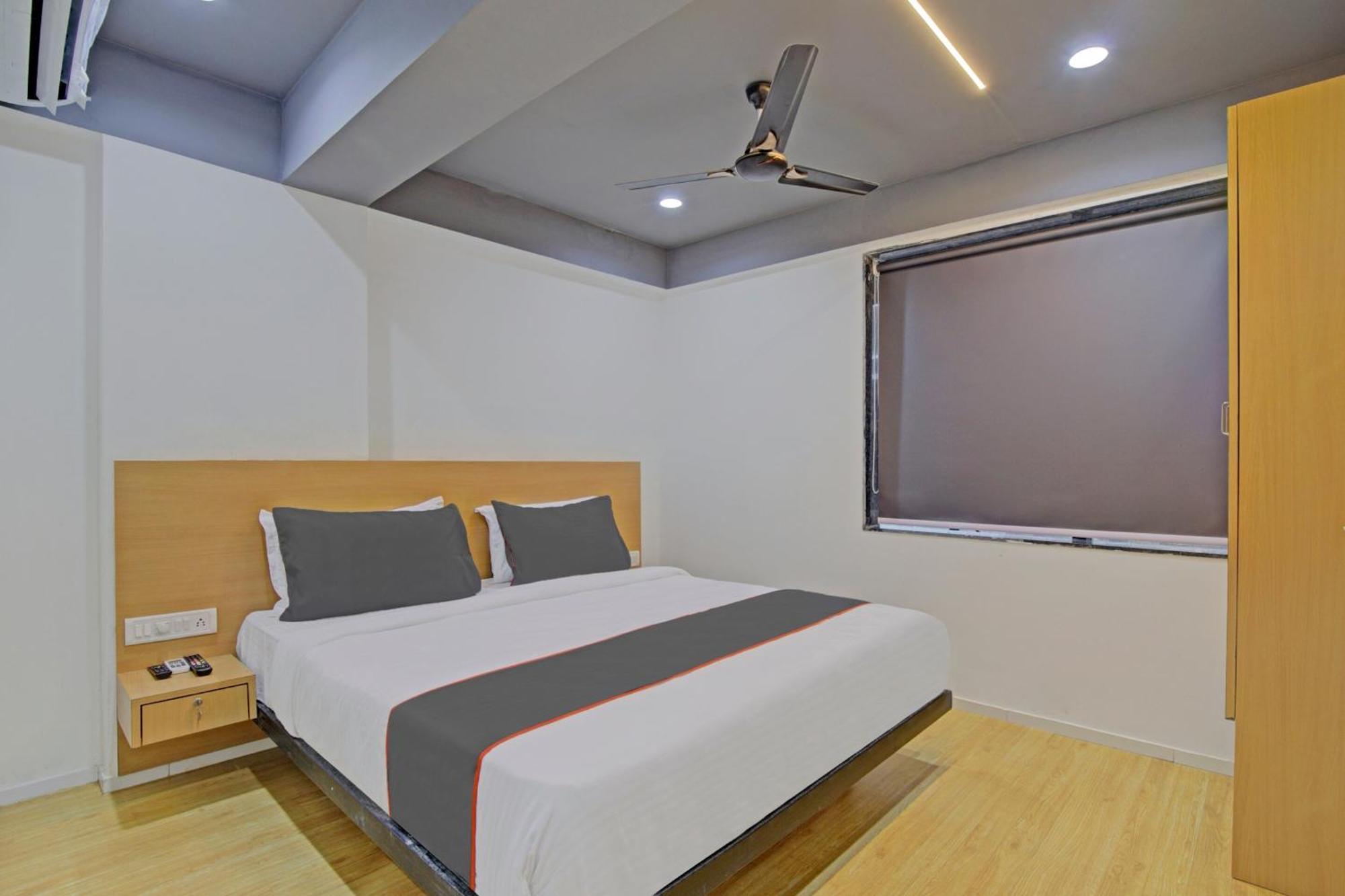 Collection O De'Pearl Hotel Surat Dış mekan fotoğraf