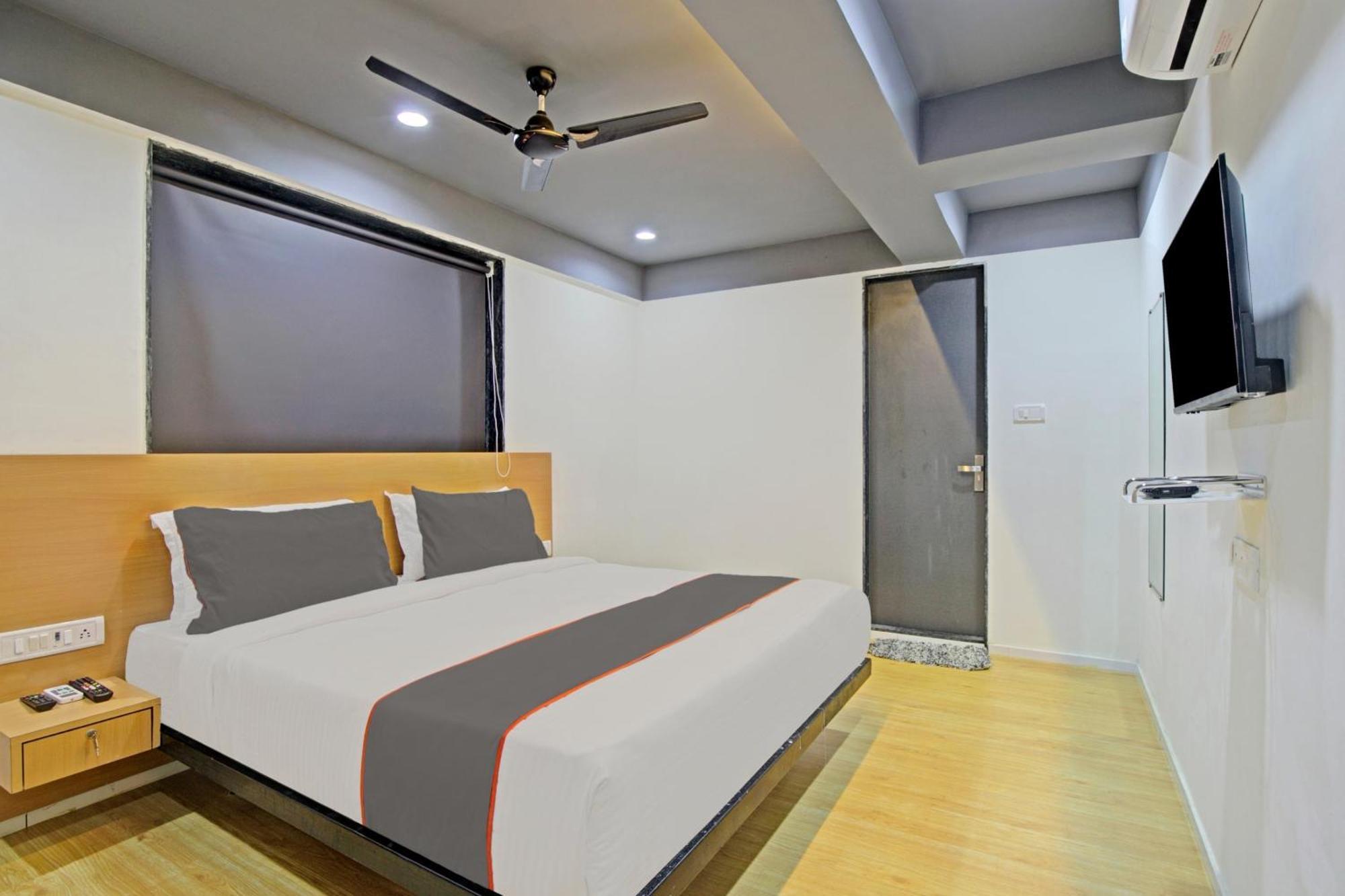 Collection O De'Pearl Hotel Surat Dış mekan fotoğraf