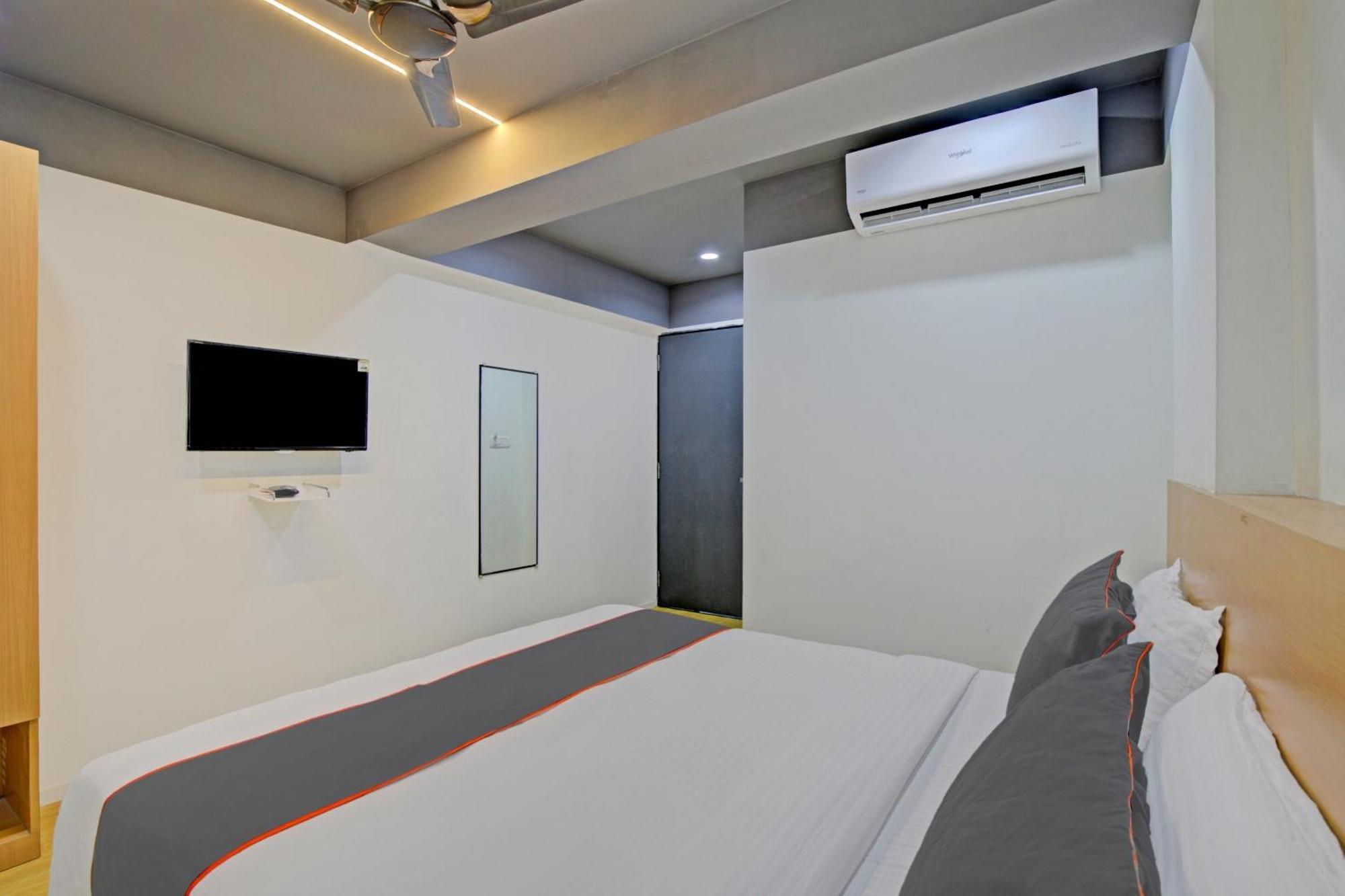 Collection O De'Pearl Hotel Surat Dış mekan fotoğraf