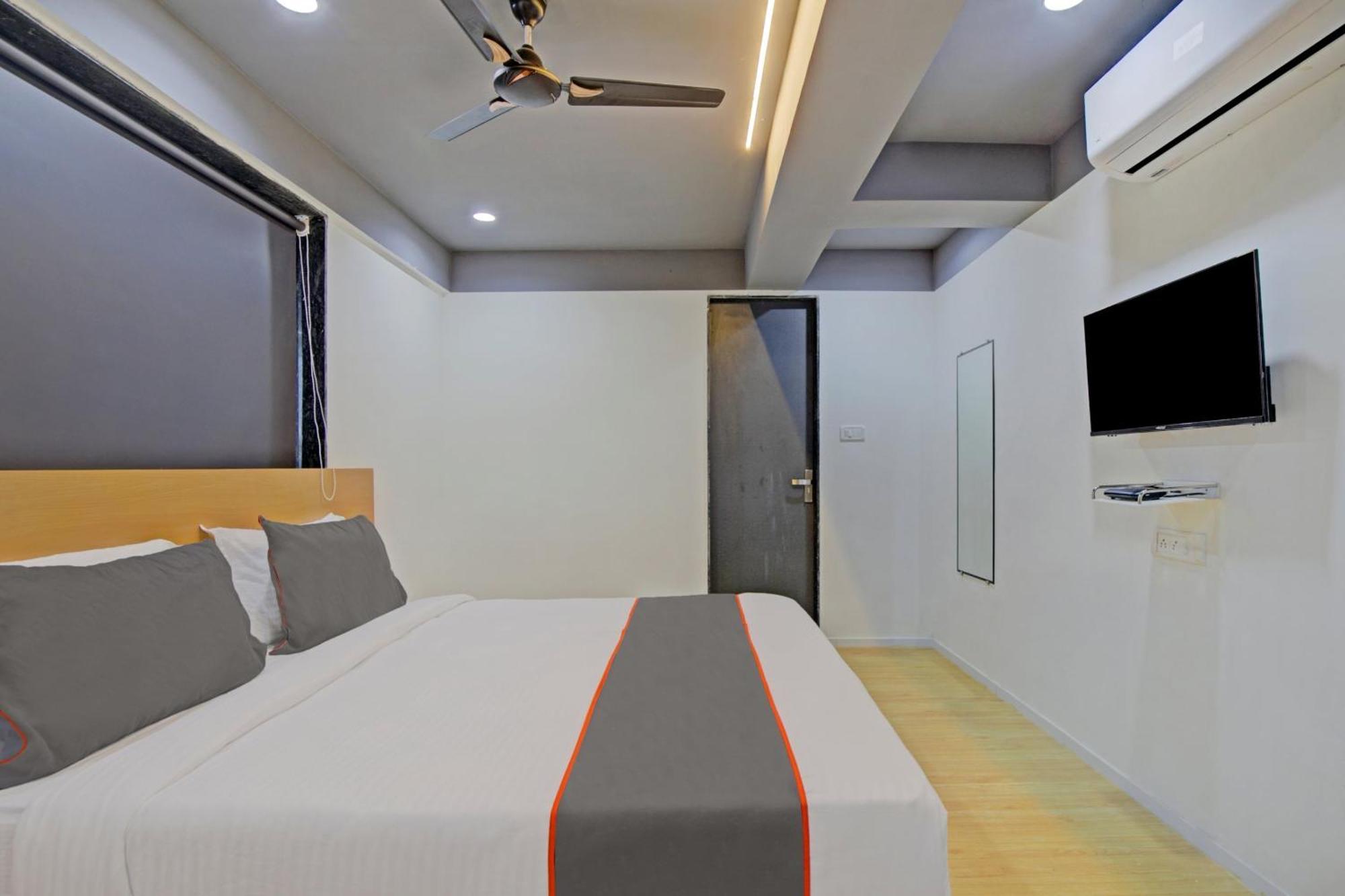 Collection O De'Pearl Hotel Surat Dış mekan fotoğraf